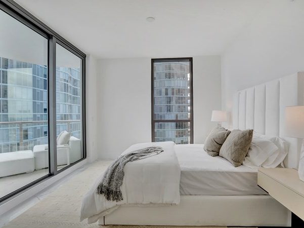 100 Las Olas Bedroom